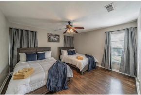 KING BED, Close To DTWN, 7th Street, & All Hospitals